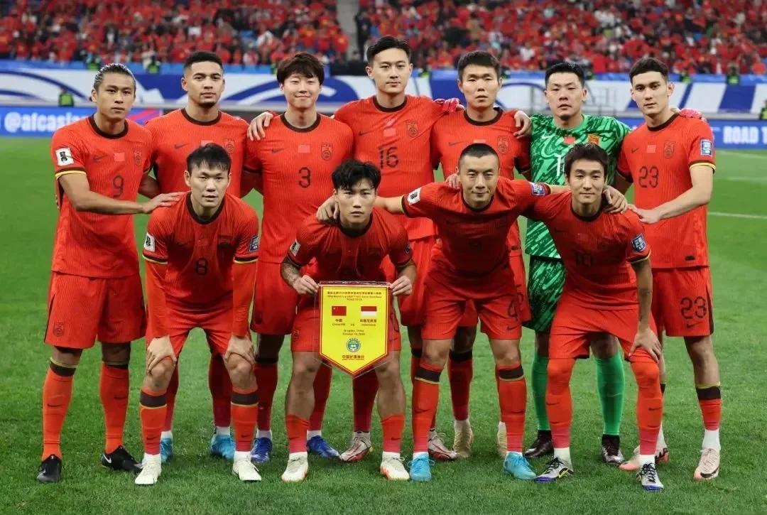 激战之际！国际足球盛会激发球迷热情